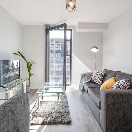 New Build - 2 Bed Snug Modern Apartment - Juliet Balcony - Roof Top Terrace - Digbeth, Birmingham City Centre - Free Netflix & Smart Tv エクステリア 写真