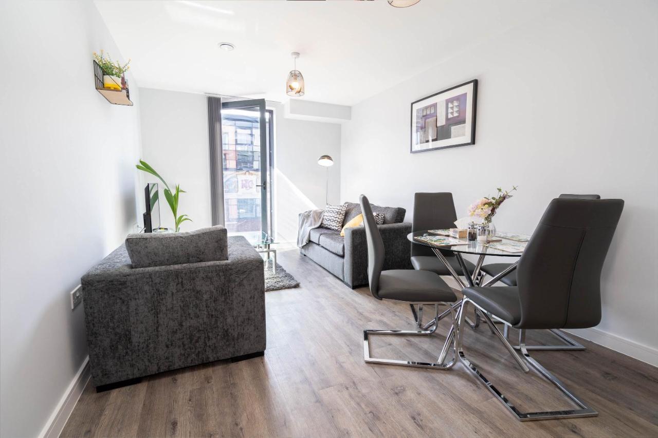 New Build - 2 Bed Snug Modern Apartment - Juliet Balcony - Roof Top Terrace - Digbeth, Birmingham City Centre - Free Netflix & Smart Tv エクステリア 写真