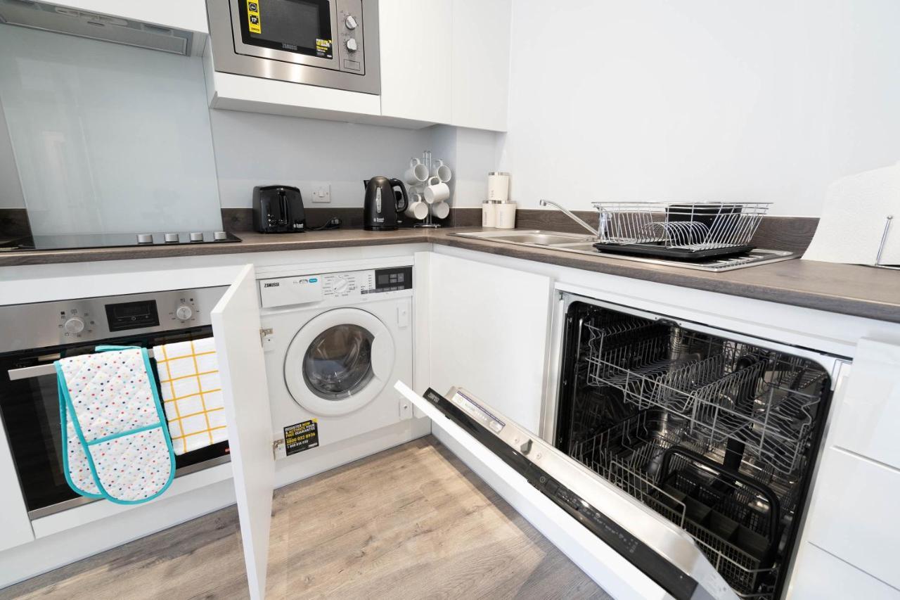 New Build - 2 Bed Snug Modern Apartment - Juliet Balcony - Roof Top Terrace - Digbeth, Birmingham City Centre - Free Netflix & Smart Tv エクステリア 写真