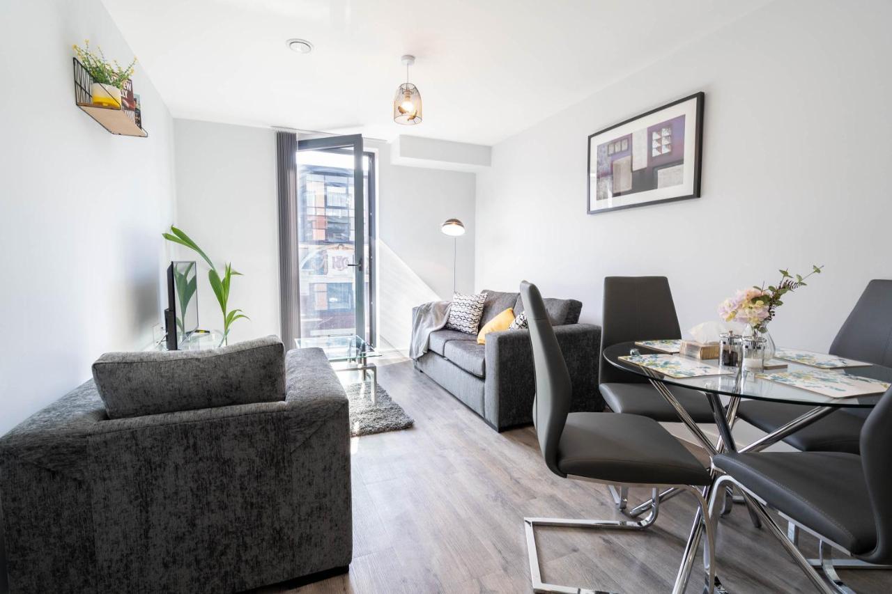 New Build - 2 Bed Snug Modern Apartment - Juliet Balcony - Roof Top Terrace - Digbeth, Birmingham City Centre - Free Netflix & Smart Tv エクステリア 写真